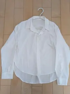 【SHEIN　新品】レディース　白長袖シャツのサムネイル