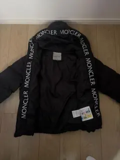 MONCLER ブラック ダウンジャケット フード付き