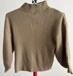 ボトルネックリブニット