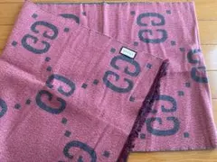 GUCCI ロゴマフラー フリンジ付き