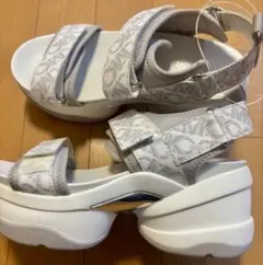 新品　MICHAEL CORS マイケルコース　厚底　サンダル 白　23cm