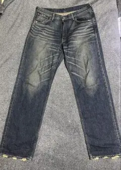 Levi’s damage denim