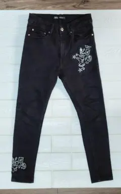 【美品】ZARA メンズアンクル丈スキニーパンツ 黒 ビーズ