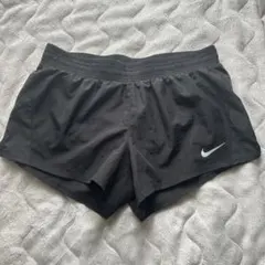 NIKE ランニングショートパンツのサムネイル