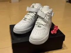 Item thumbnail for item d0ec7e34-f690-4566-845b-6a297871d4d9