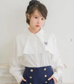 ems excite ロゴ刺繍フリルシャツ