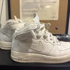 nike ハイカット スニーカー