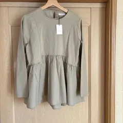 OPAQUE.CLIP ベージュ フレア長袖トップス