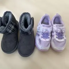 キッズ用グレーのチェック柄ブーツと靴