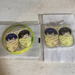 ブルーロック 潔 世一 蜂楽 廻 おくるみ 缶バッジ アクリルチャーム