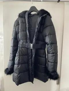 ファー付き黒ダウンジャケット