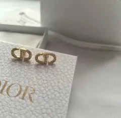 PETIT CD スタッドピアス　ゴールド