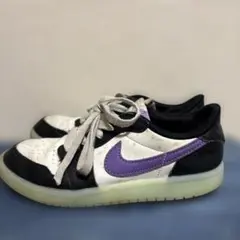 Nike スニーカー ホワイト/ブラック/パープル