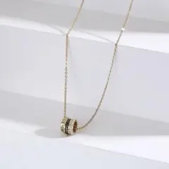 【新品未使用】キャトルデザイン 3連ペンダント ネックレス