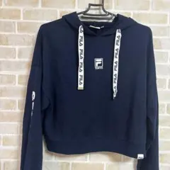 FILA TOKYO フード付きクロップドパーカー ネイビー