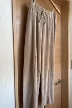 ベージュ コーデュロイ ワイドパンツ
