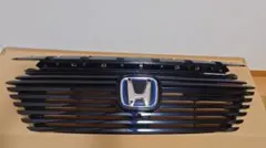 新型VEZEL PLaYパッケージカラーバーオーナメント付フロントグリル