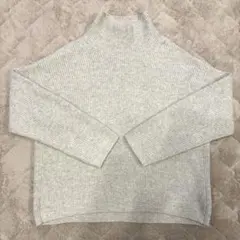 スフレヤーンハイネックセーター ユニクロ Lサイズ