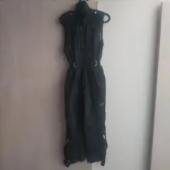 黒スキーウェアノースリーブ