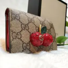 2025年最新】GUCCI 二つ折り財布の人気アイテム - メルカリ