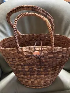 天然素材のシンプルなかごバッグ