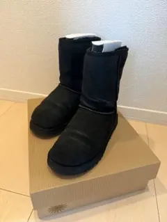 UGG ムートンブーツ ブラックのサムネイル