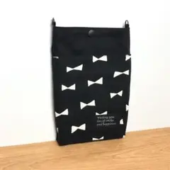 スマホポーチ(本体)　リボン柄　黒　サコッシュ　ミニショルダー