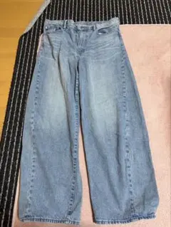 GU メンズ　バレルレッグジーンズ　32インチ