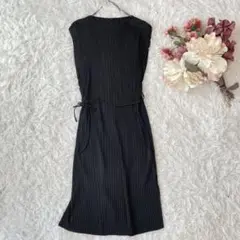 ユニクロUNIQLO プリーツワンピース（L）黒　ベルト紐付き　フレンチスリーブ
