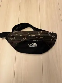 ノースフェイス　ボディバッグ