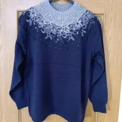未使用　刺繍入り　ネイビー　長袖ニット　毛100%　日本製