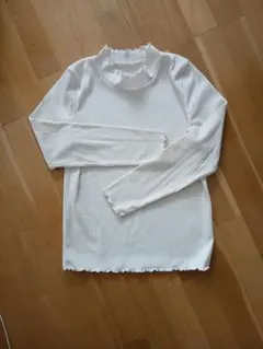 グローバルワーク リブ編みフリル付きホワイト長袖トップス