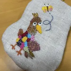 ❤︎おとぼけ鳥❤︎手刺繍　チャーム　ファスナーポーチ　プチプレゼント