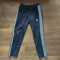 adidas ジョガーパンツ