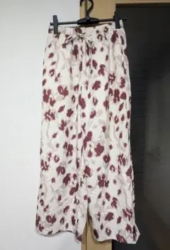 LAKOLE　アイボリー花柄イージーパンツ