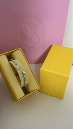 Swarovski Mesmera Attract バングル