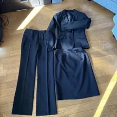 美品M無地ブラック黒ビジネススーツ 3点セット大学入学式、卒業式、就活