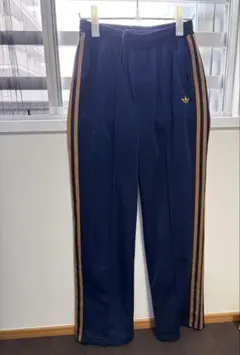 adidas ネイビー トラックパンツ