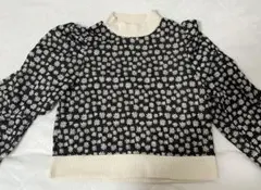 長袖ニット パフスリーブ 花柄 ブラック ホワイト フラワー トップス 小花柄のサムネイル