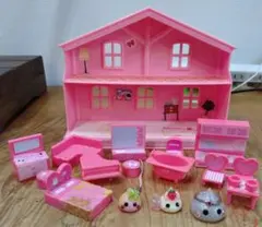 ほっぺちゃんハウスと家具セット　ほっぺちゃん２つ、ストラップ付