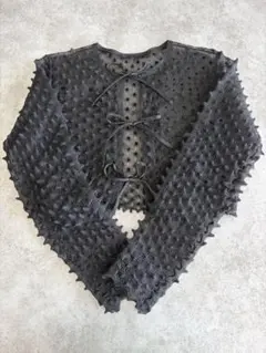 リリーブラウン 黒い立体テクスチャーのボレロ