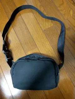 ブラック ショルダーバッグ ミニバッグ