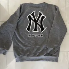 ニューヨーク・ヤンキース（MLB）のグレーのスウェットシャツ（トレーナー）