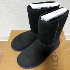 美品　UGG W CLASSIC SHORT 黒　ショートムートンブーツ