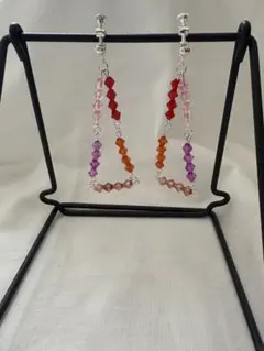 大きめ二等辺三角形イヤリング《ハンドメイド》