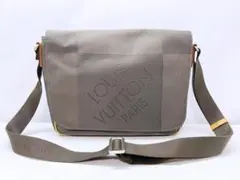 Item thumbnail for item 1bffddda-d744-4bd0-9fa9-76fb012a3dad