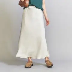 beauty and youth スカート