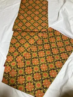 美品　着物　袷　広衿　小紋　格子模様　黒　ｘ赤　普段着　レトロ柄