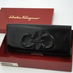 未使用品　箱付き　Salvatore Ferragamo 長財布　ガンチーニ　黒のサムネイル