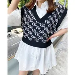 最終値下げ！新品　INGNI ロゴ柄 Vネック ニットベストのサムネイル